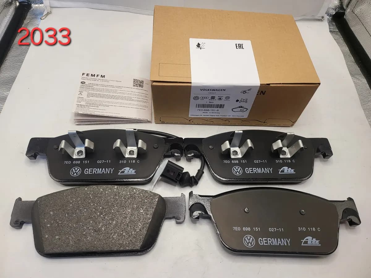 Audi Front Brake Pad Set D27