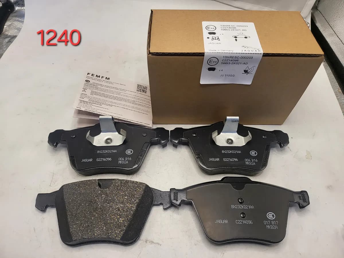 Land Rover Front Brake Pad Set D1240