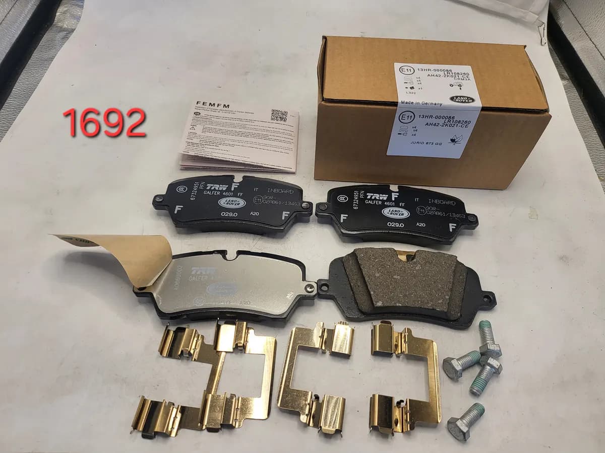 Land Rover Rear Brake Pad Set D1692
