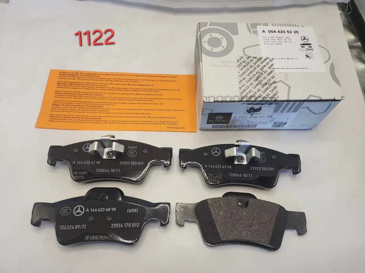 Mercedes-Benz Rear Brake Pad Set A02