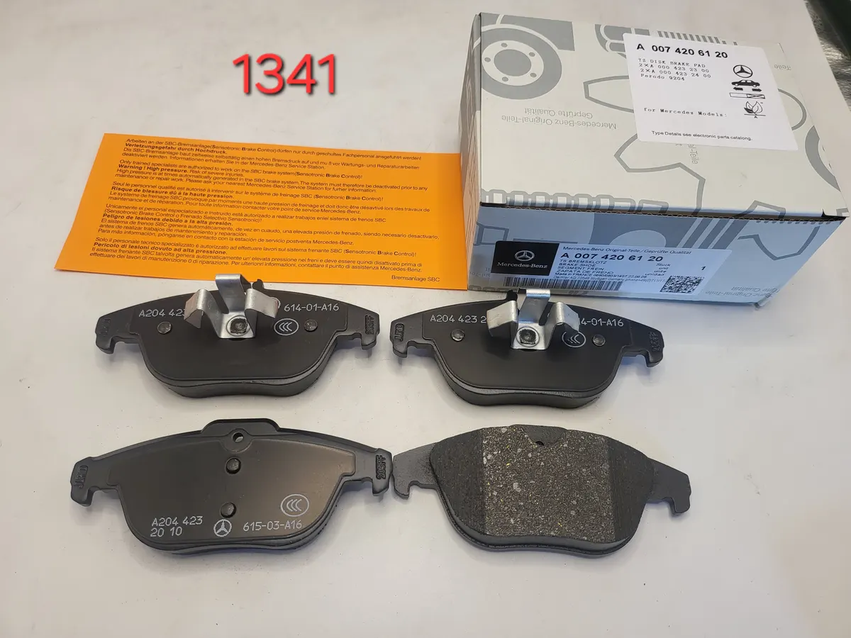 Mercedes-Benz Rear Brake Pad Set A03