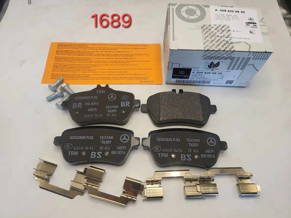 Mercedes-Benz Rear Brake Pad Set A04