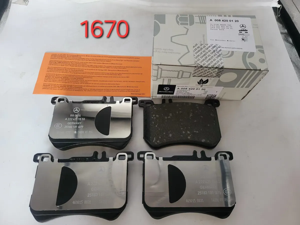 Mercedes-Benz Front Brake Pad Set A09