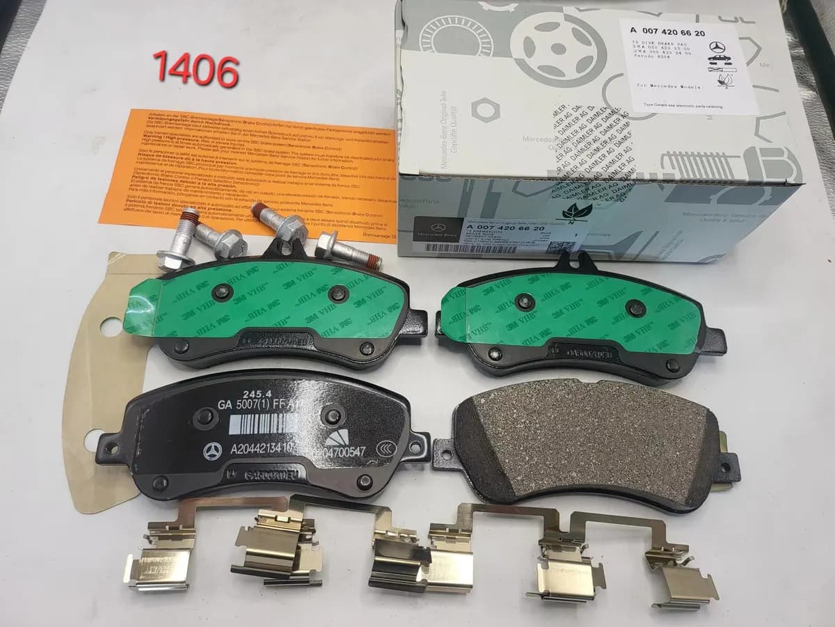 Mercedes-Benz Front Brake Pad Set A13