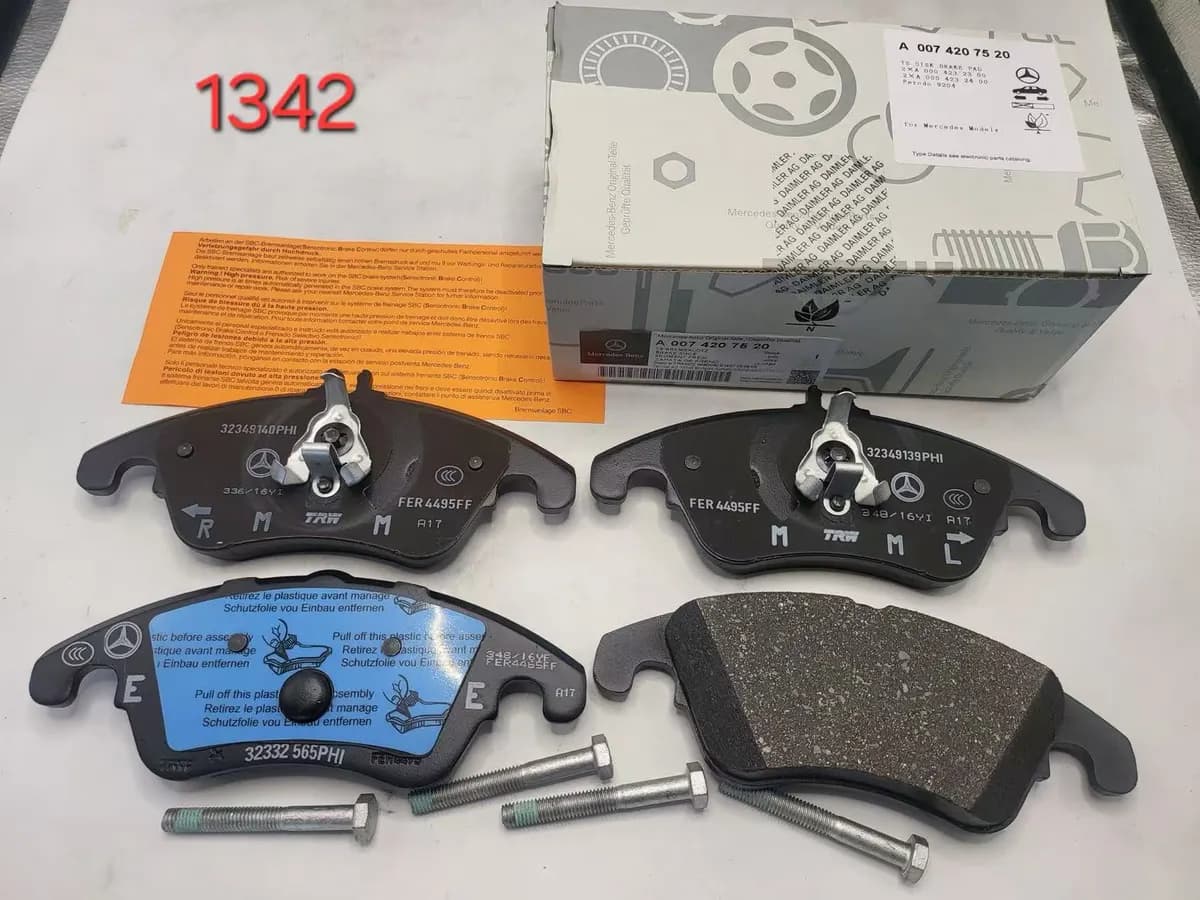 Mercedes-Benz Front Brake Pad Set A15