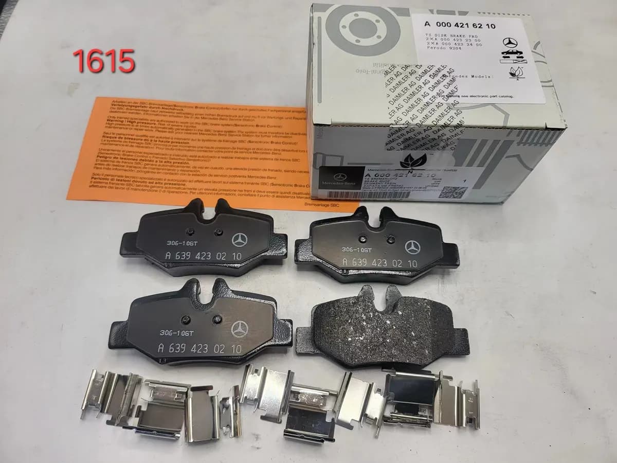 Mercedes-Benz Rear Brake Pad Set A25
