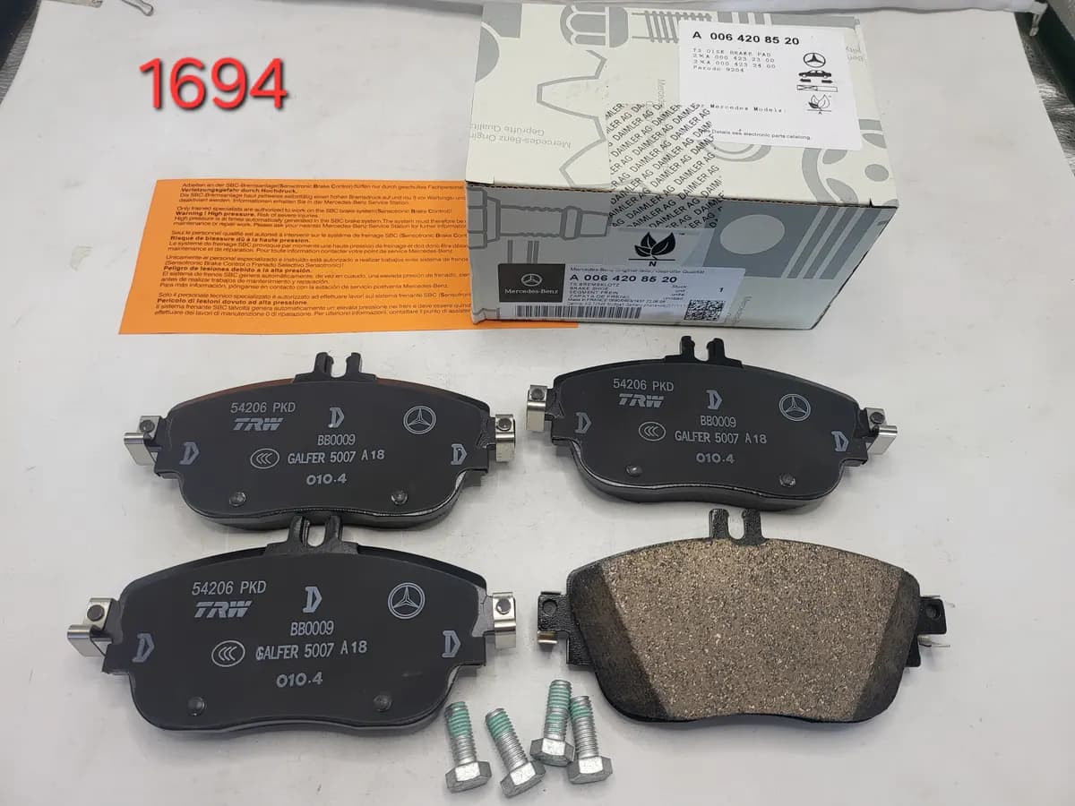 Mercedes-Benz Front Brake Pad Set A26
