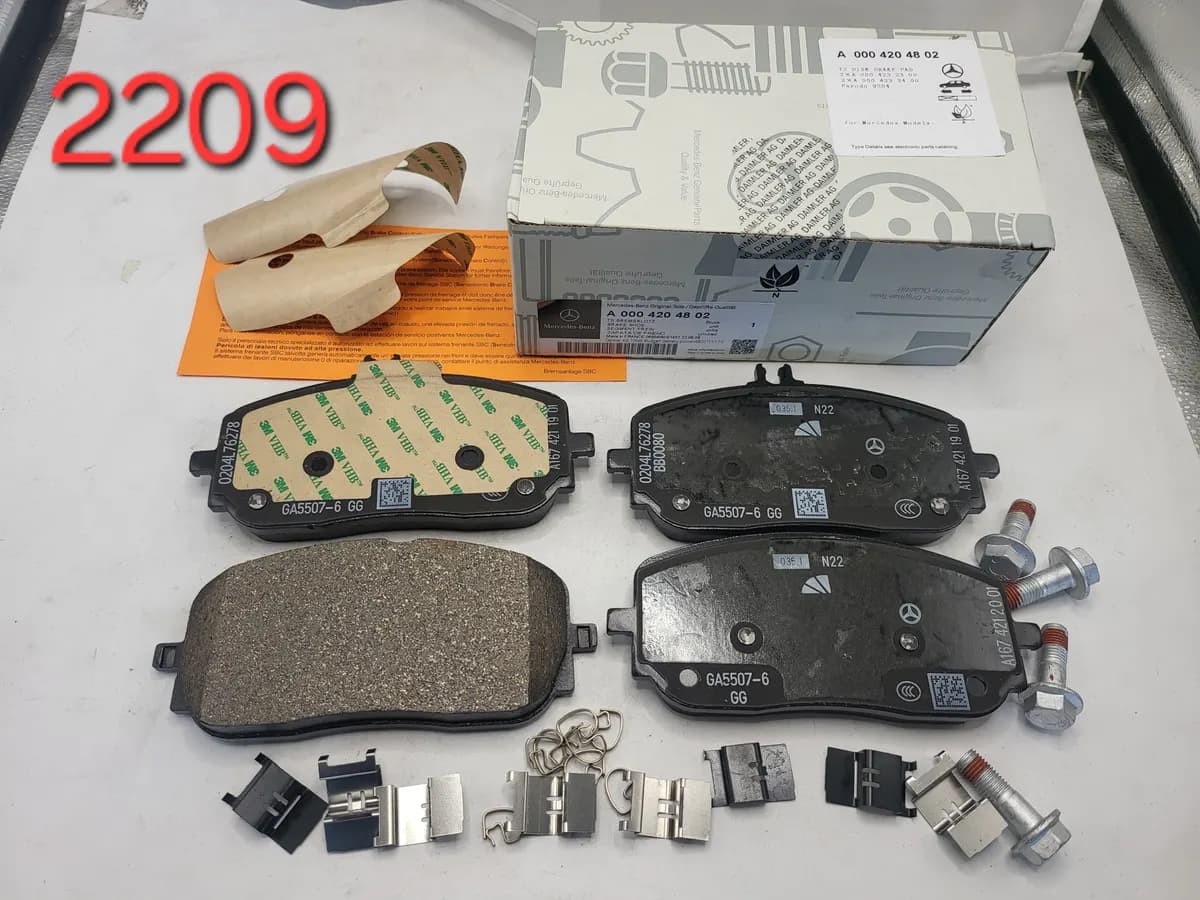 Mercedes-Benz Front Brake Pad Set A39