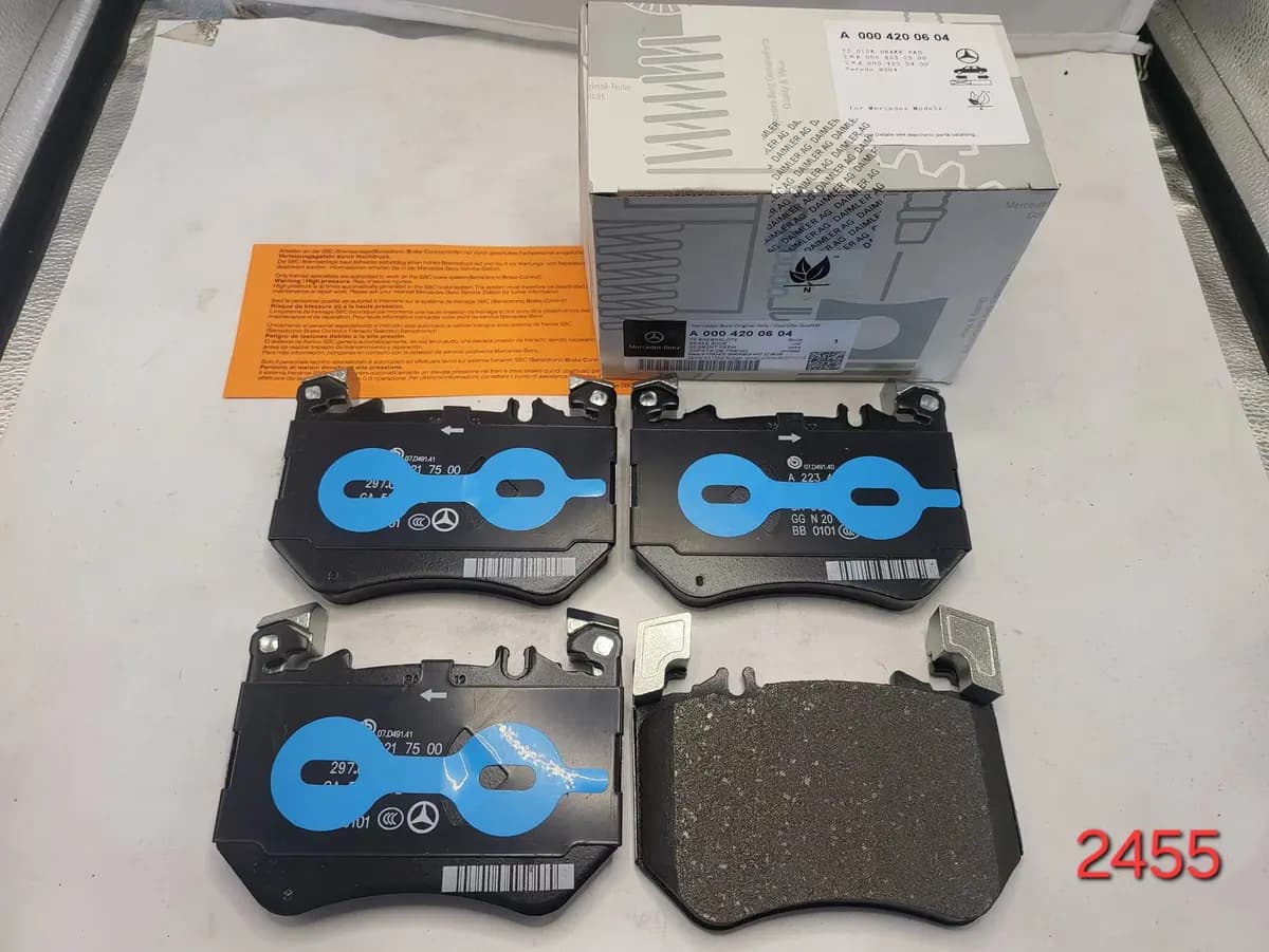 Mercedes-Benz Front Brake Pad Set D2455