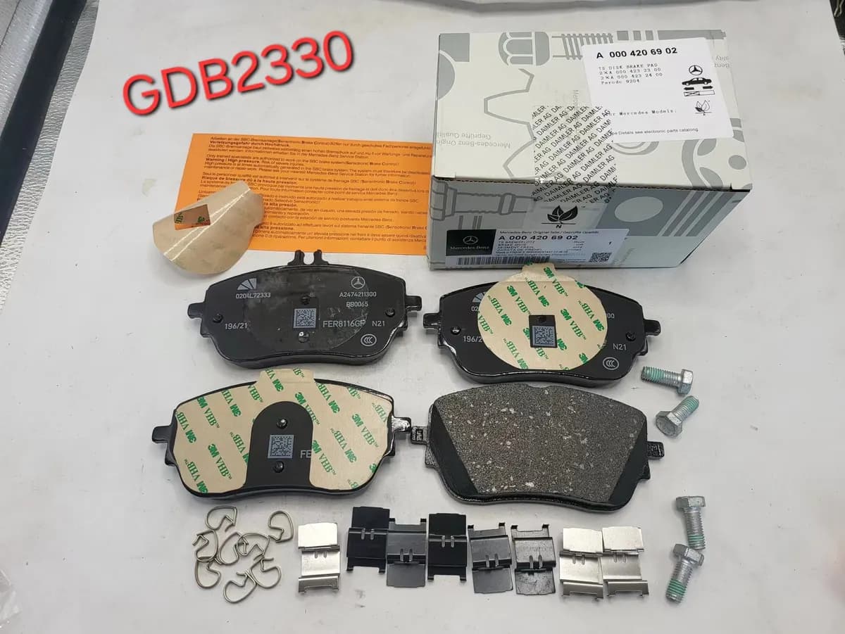 Mercedes-Benz Front Brake Pad Set D2502