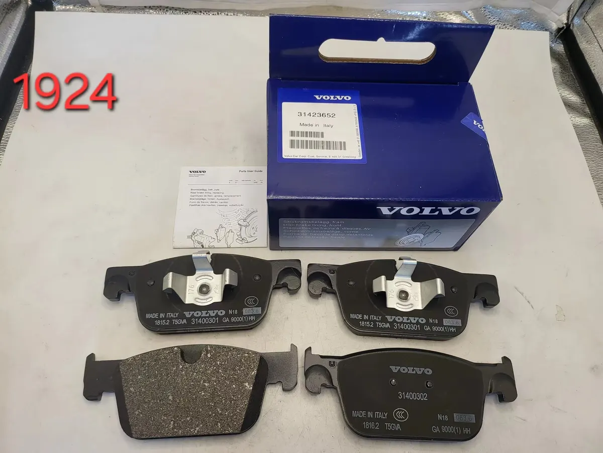 Volvo Front Brake Pad Set D1924